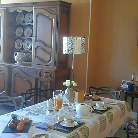 Un Air Moulinois Bed & Breakfast 3*