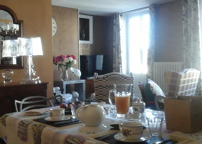 Un Air Moulinois Bed & Breakfast 3*
